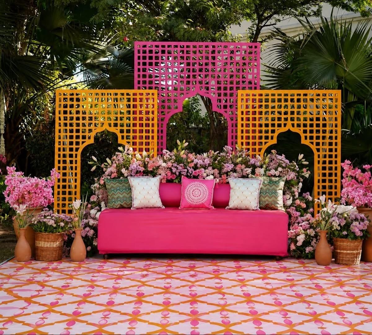 Fuchsia Jaali Court