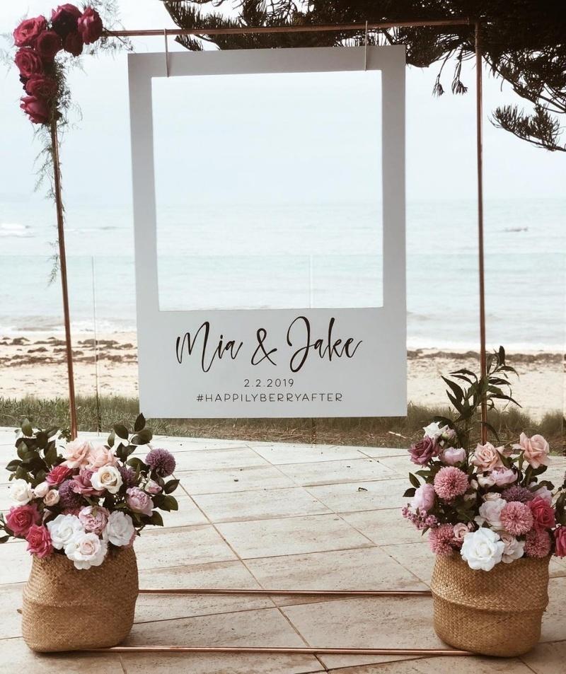 Booth Bliss Frame