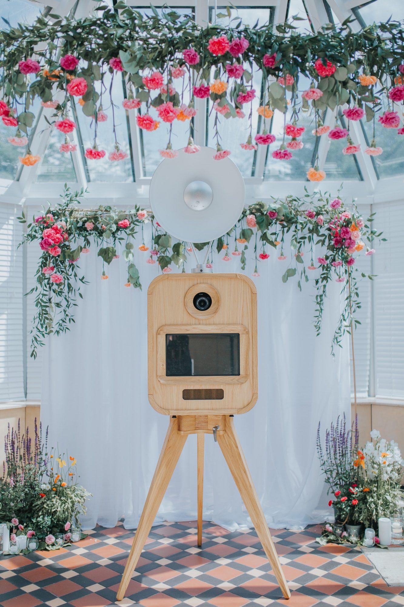 Swing & Snap Spot